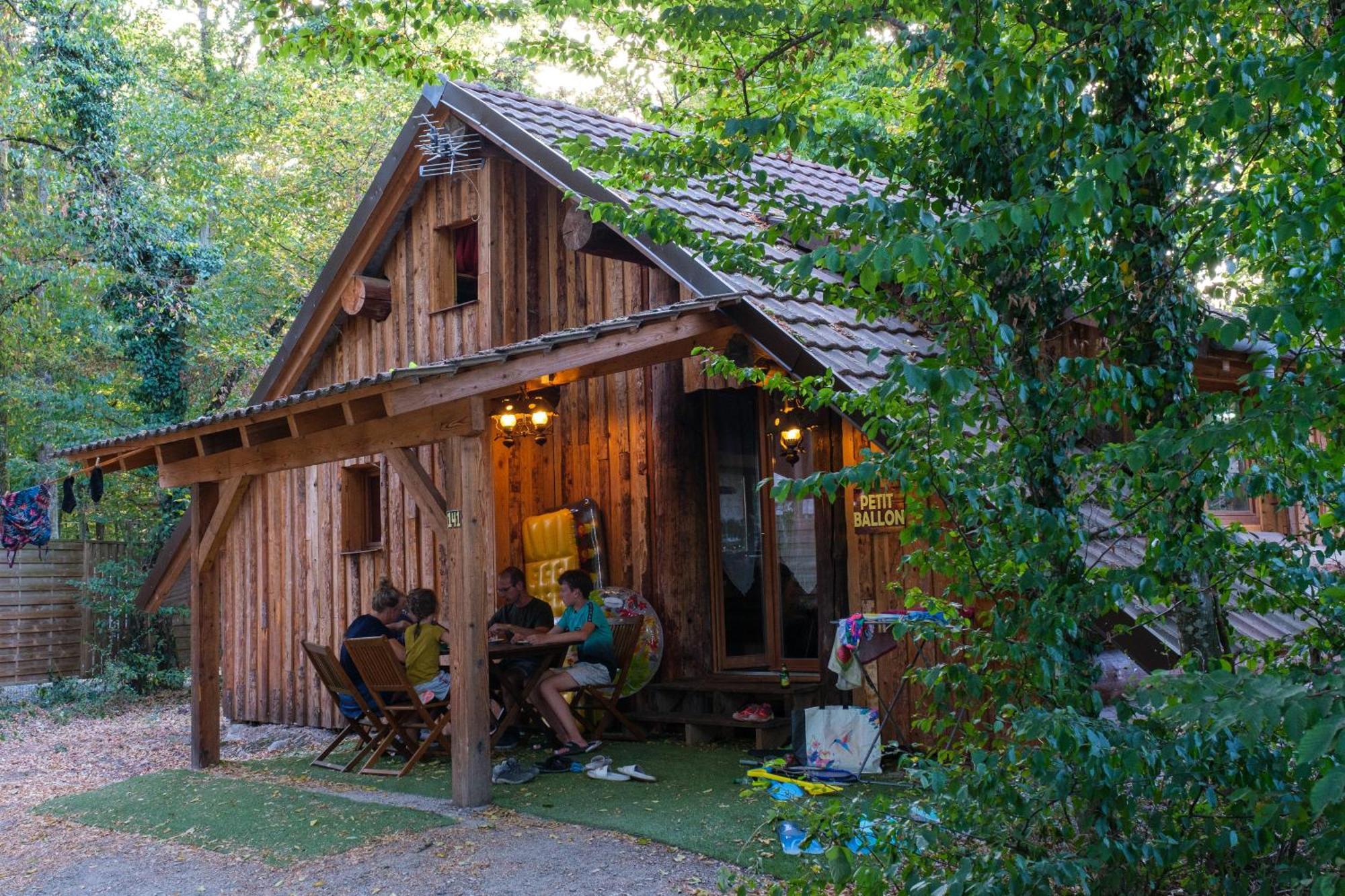 Camping Alsace Les Castors Hotel Burnhaupt-le-Haut Exterior photo